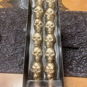 Set of 2 Bella Lusc Halloween skull candles